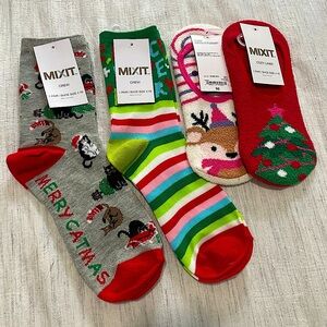 MixIt, Shoe Size 4-10, 4 Pack of Christmas Socks, NWT